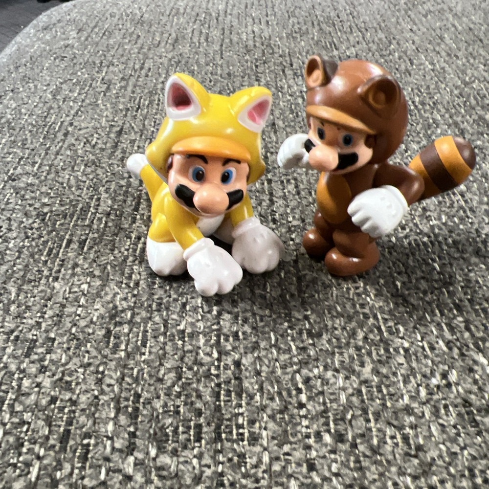 World Of Nintendo Cat Mario & Tanooki Mario 2.5" Loose Used Super Mario Bros